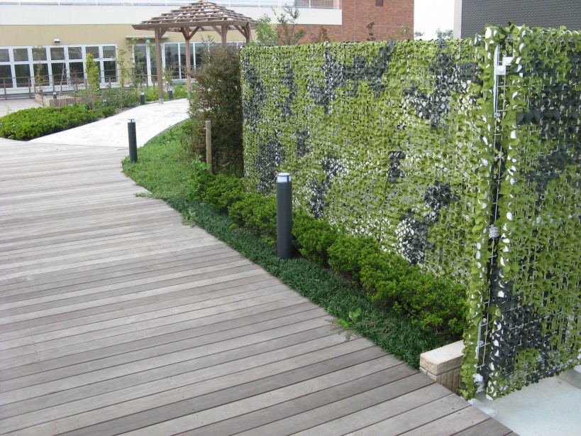 Rooftop landscape greening work at shopping center (1071)