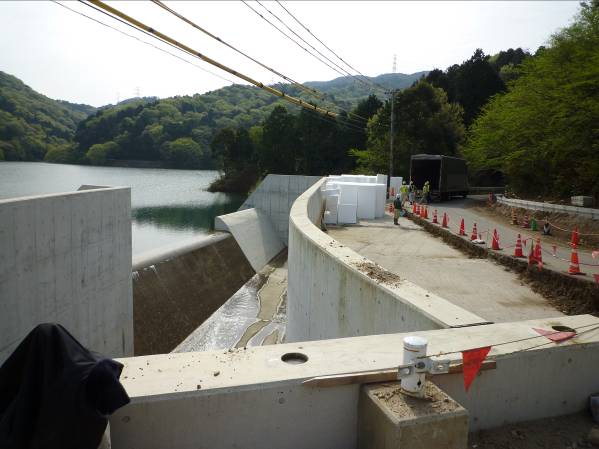 愛知県　防災ダム道路拡幅工事(863)