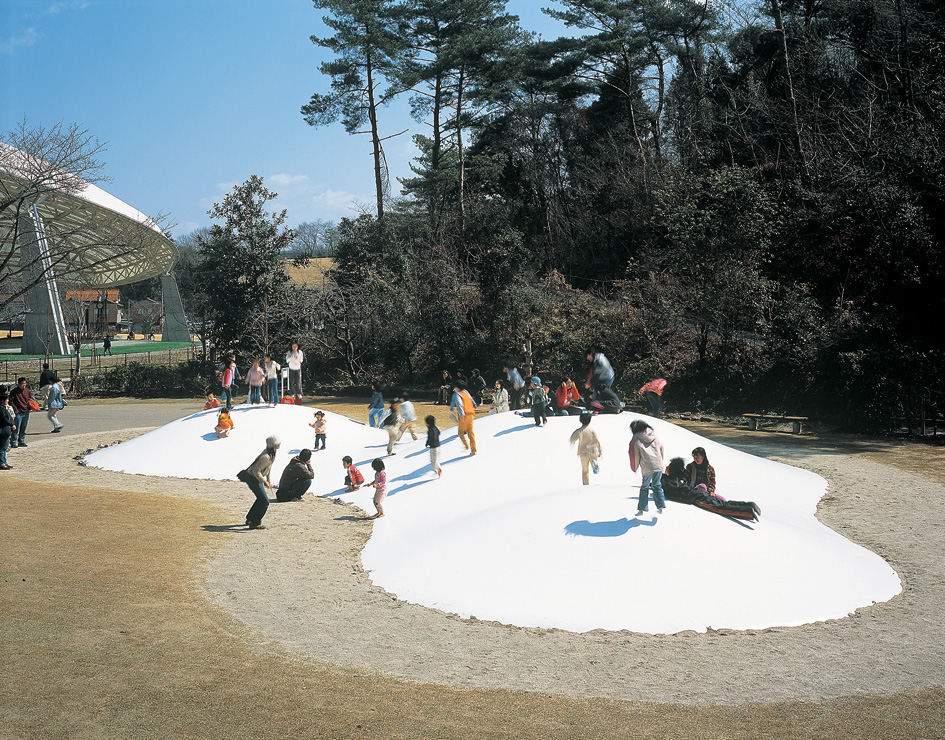 鞍ケ池公園芝生広場