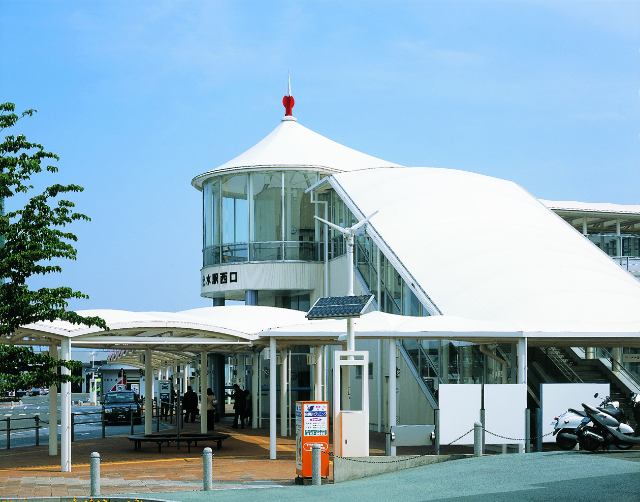 Plaza in front of JR Demizu Station