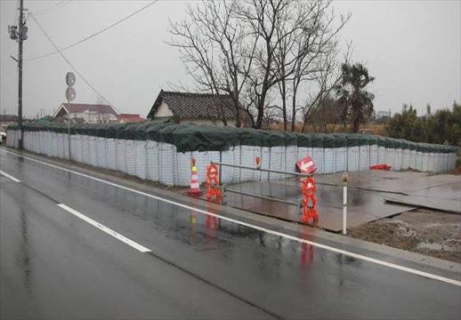 Temporary embankment for Niigata Prefecture road relocation work (812)