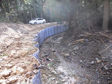 Restoration work for typhoon damage in Wakayama Prefecture (827)