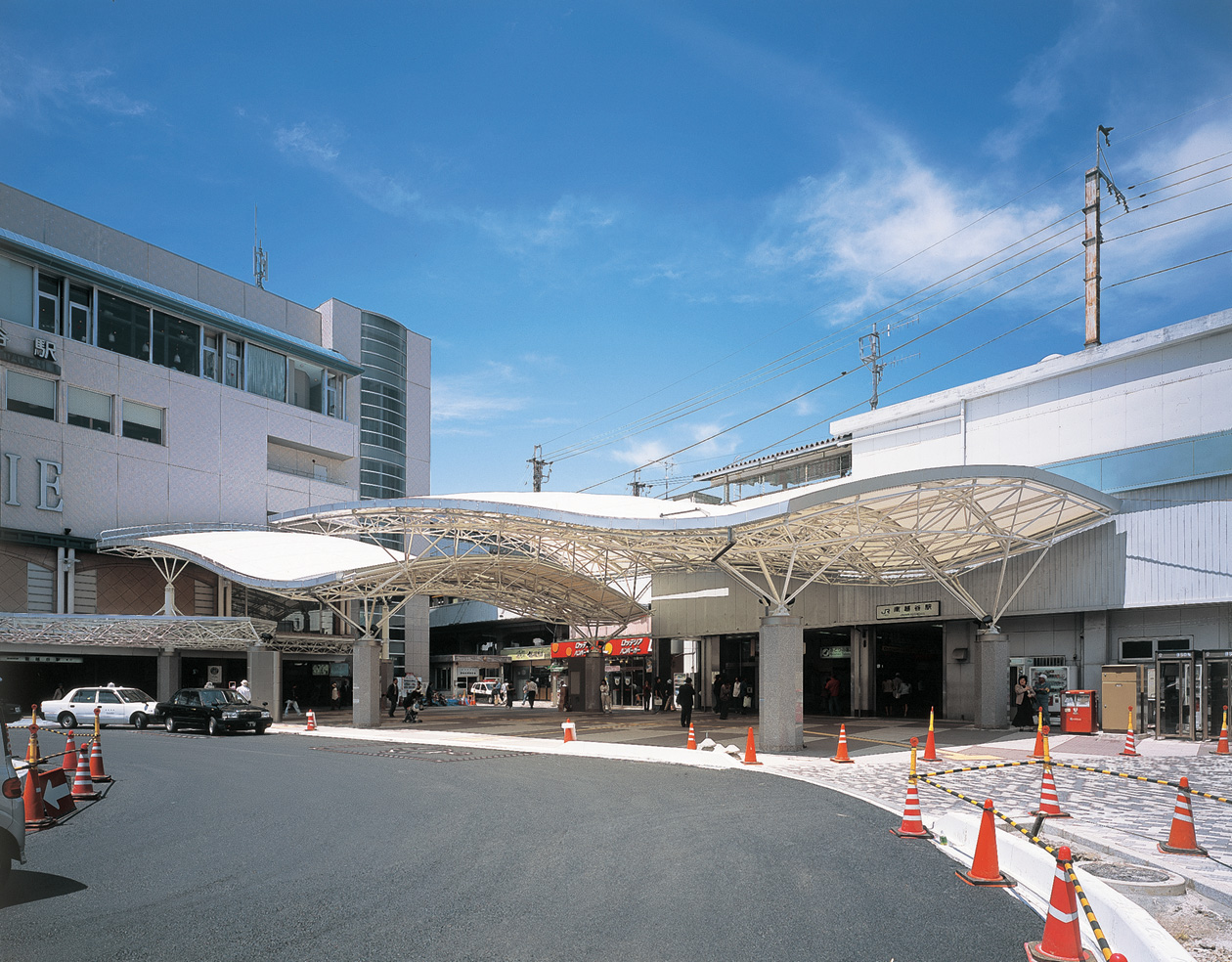 JR南越谷駅南口駅前広場