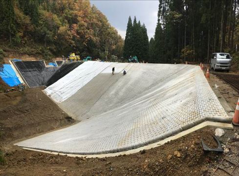 Toyama Prefecture reservoir improvement project slope protection work (665)