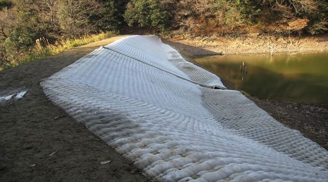 Wakayama Prefecture Road surface protection work at a reservoir associated with road improvement work (714)